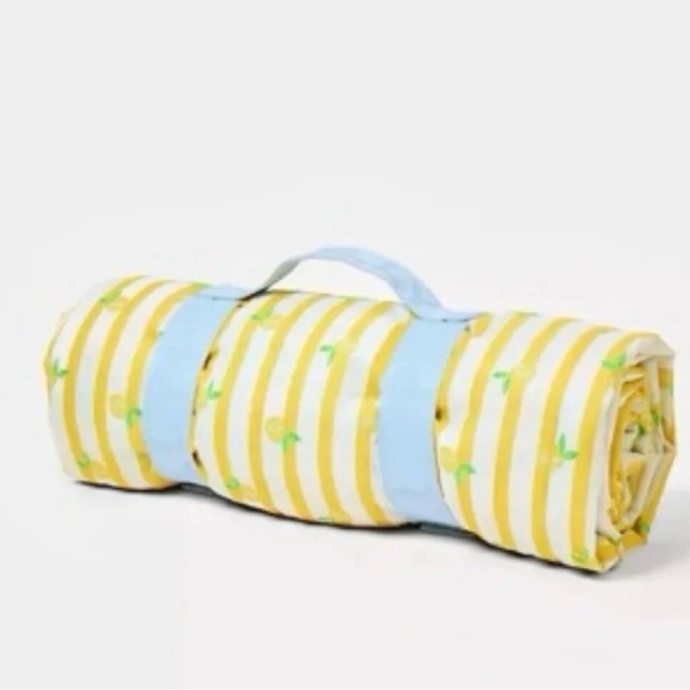 Lilly Pulitzer Picnic Blanket Bluette Make Lemonade
